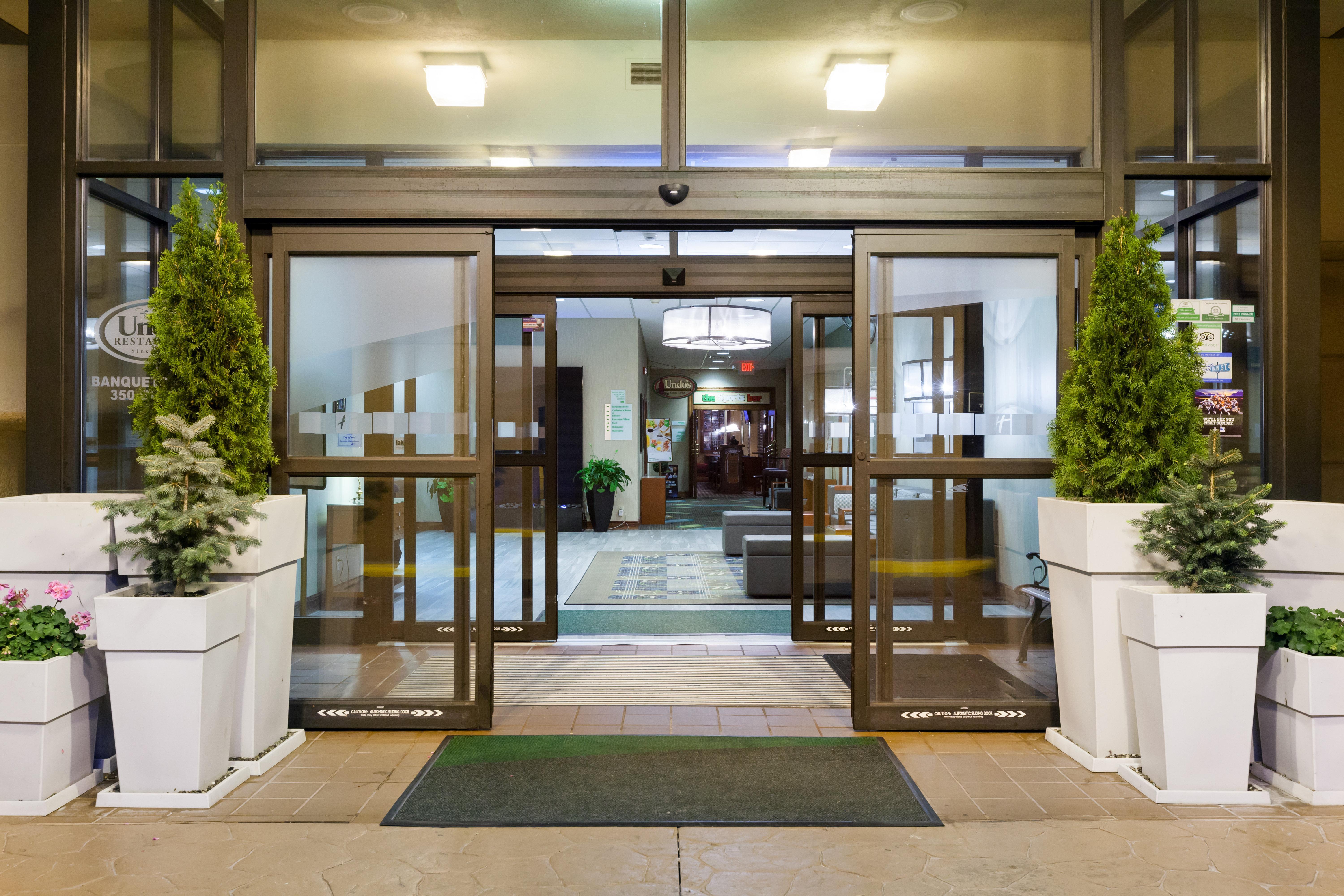 Holiday Inn Weirton-Steubenville Area Exterior foto
